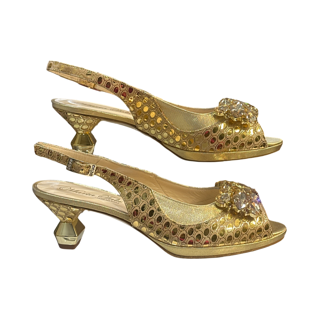 Gold Side Chic low heel for elegance with all-day comfort