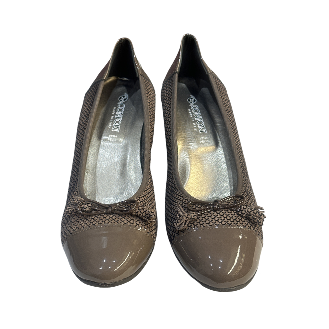 Women's suede leather brown mid heel court shoes, made in Italy, 3 cm heel.