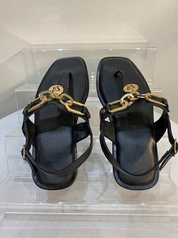 Leather Thong Chain Flat Sandals
