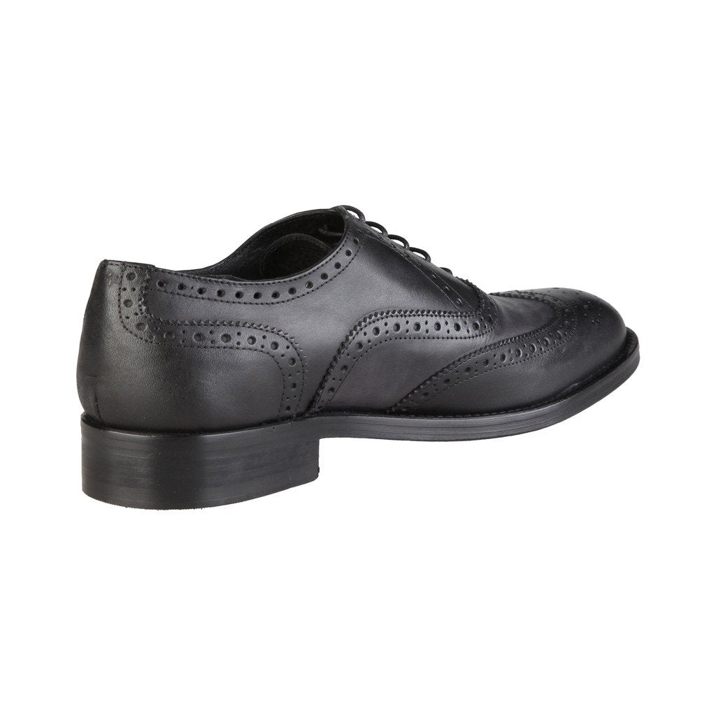 Smooth leather black lace-up shoes with rounded toe and rubber sole.