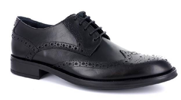 Smooth leather black lace-up shoes with rounded toe and rubber sole.